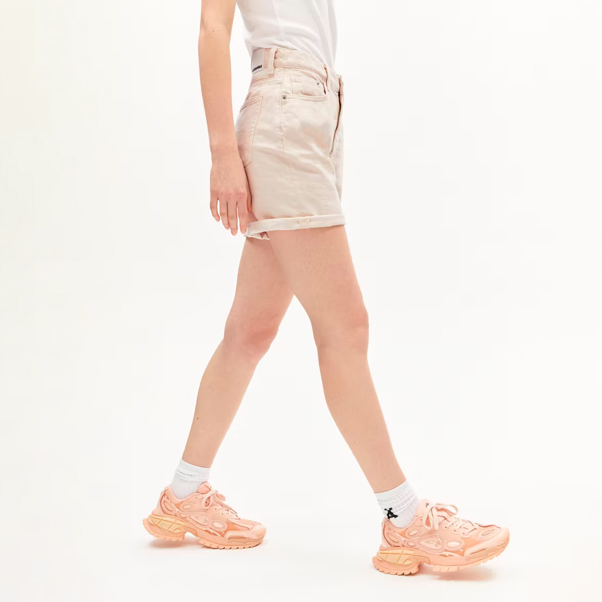 ARMEDANGELS Sheaari Jeans Shorts Damen Armedangels_SHEAARI-SHORTS_Damen_undyed_07