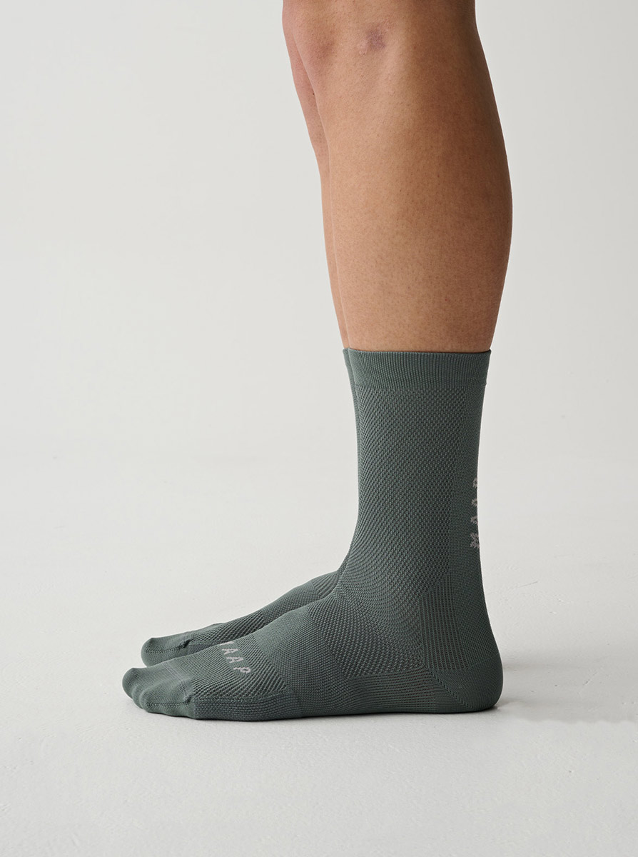 MAAP Division Mono Radsocken Unisex Maap_Devision-Mono-Sock_Balsam-Green_03