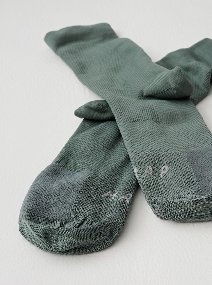 MAAP Division Mono Radsocken Unisex Maap_Devision-Mono-Sock_Balsam-Green_05