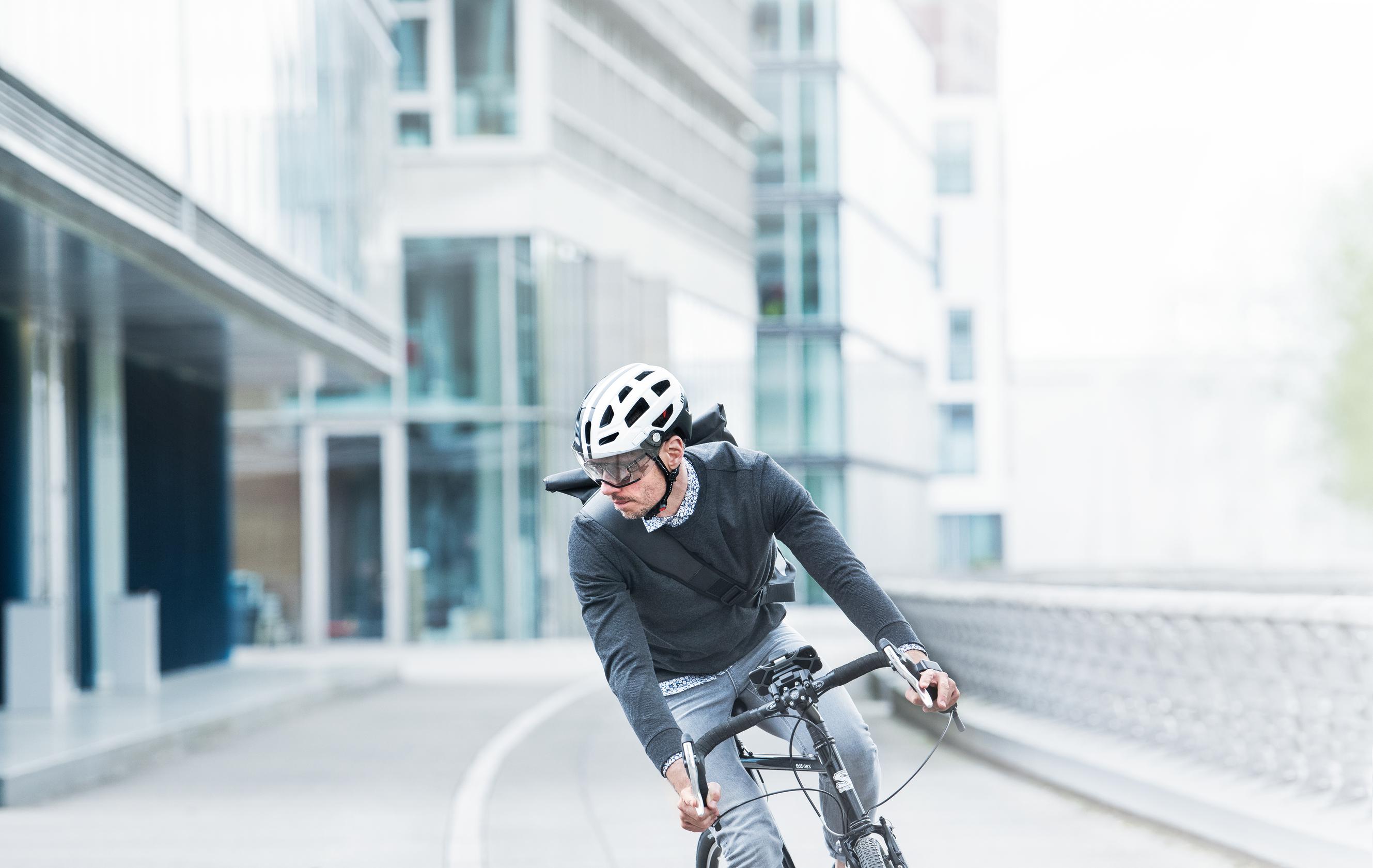 uvex finale visor Fahrradhelm uvex_Cycling_the_city_is_yours_finale_visor_-C-Stilbezirk6_1
