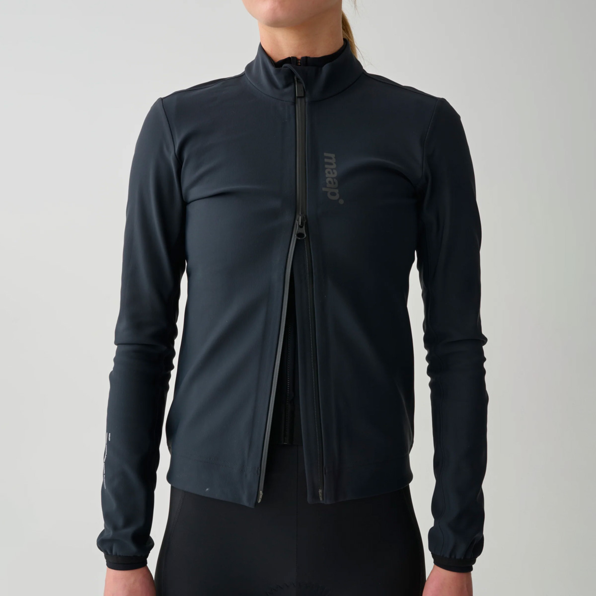 MAAP Training Isolierte Regenjacke Damen Maap_Womens-Training-Winter-Jacket_Black_03