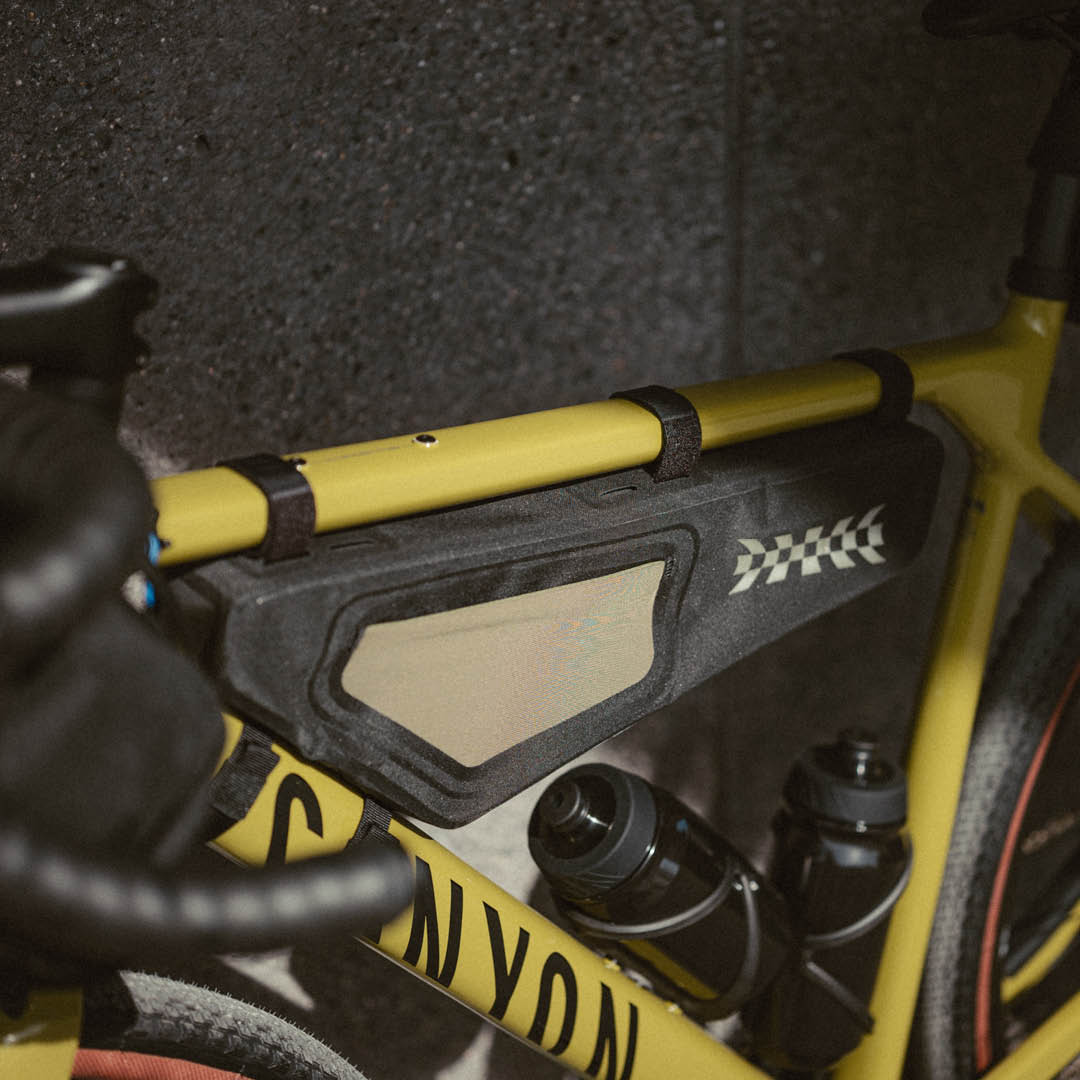 MAAP x Apidura Frame Pack 4 L