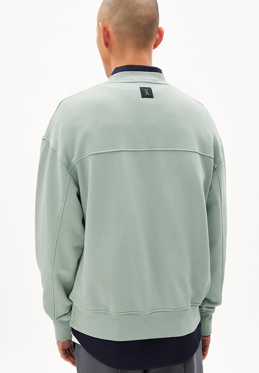 ARMEDANGELS Esaad GMT Dye Sweatshirt Herren AA_30005858-2696_ESAAD-GMT-DYE_morning-drew_06