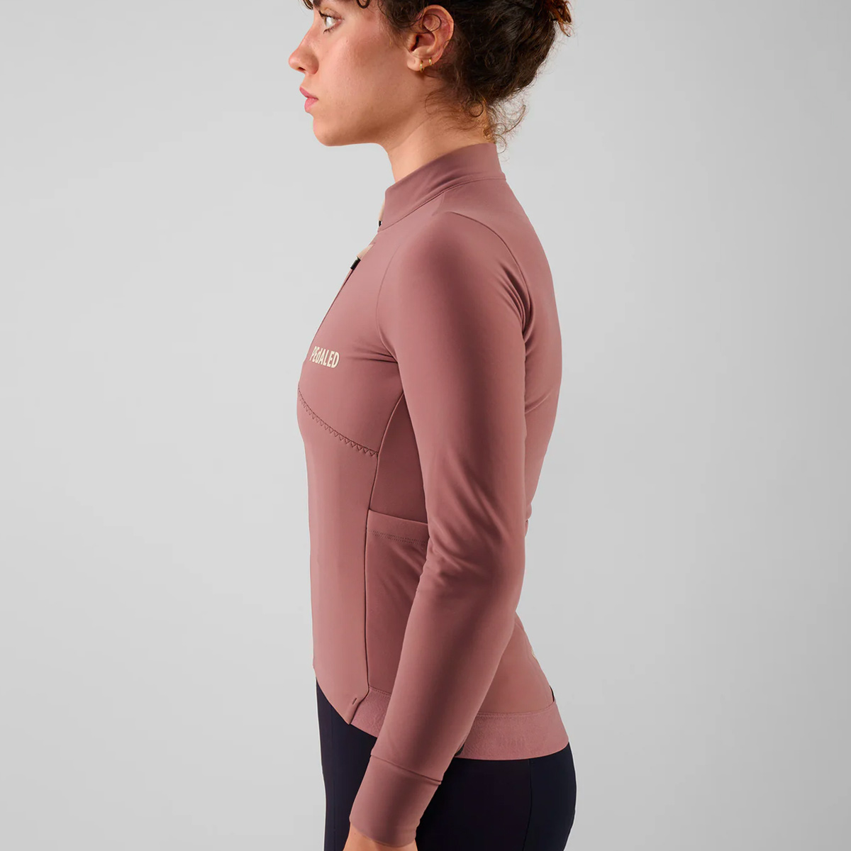 PEdALED Odyssey Langarm Radtrikot Damen Pedaled_Odyssey-Long-Sleeve-Jersey_Women_Dark-Rose_08