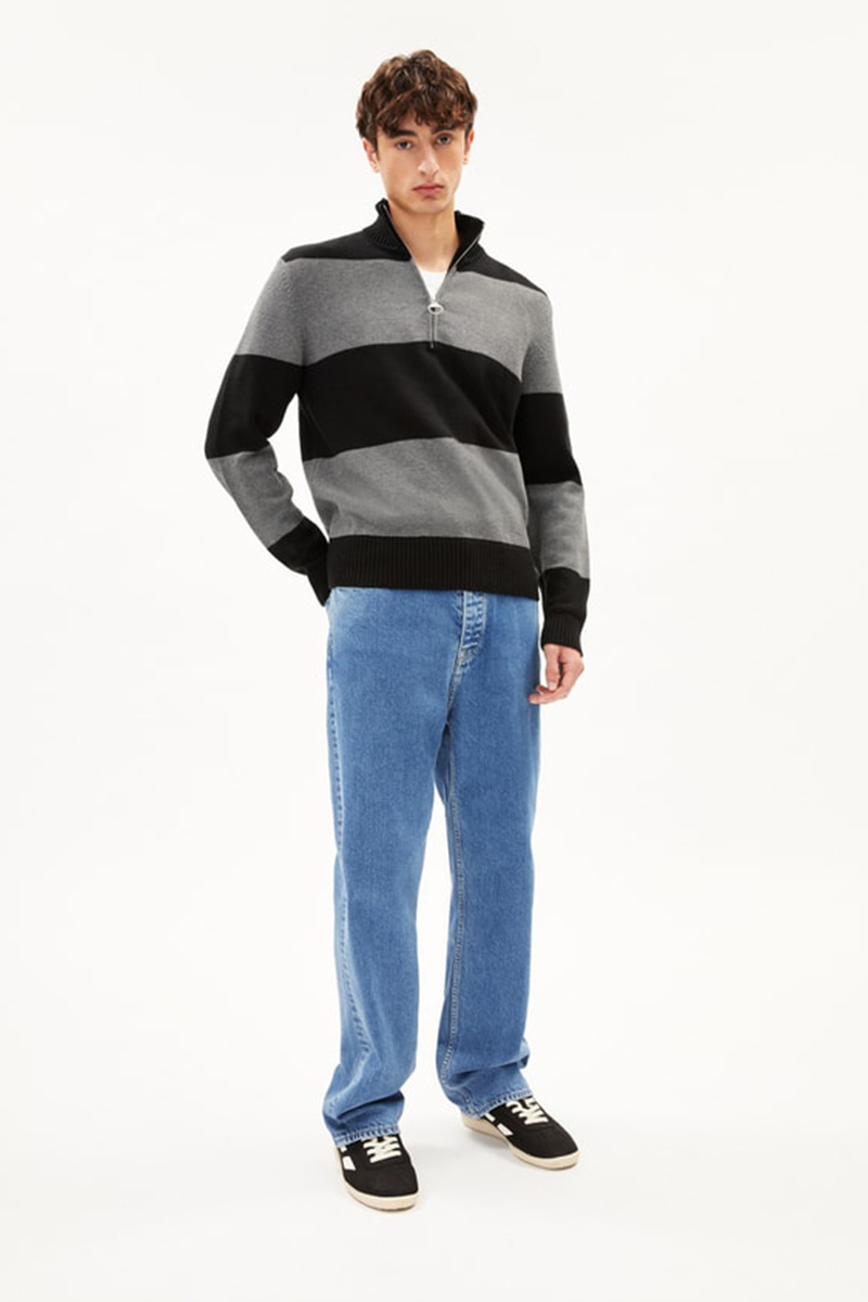 ARMEDANGELS Maaures Strickpullover Herren Armedangels-30005093-MAAURES-black-mid-grey-melange-4, Hosen, Pullover, Person, Jeans, Sweatshirt