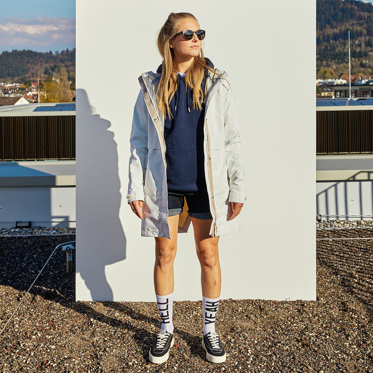 AGU Undyed Regenjacke Damen outfit-annika-undyed-rain-parka-women-agu