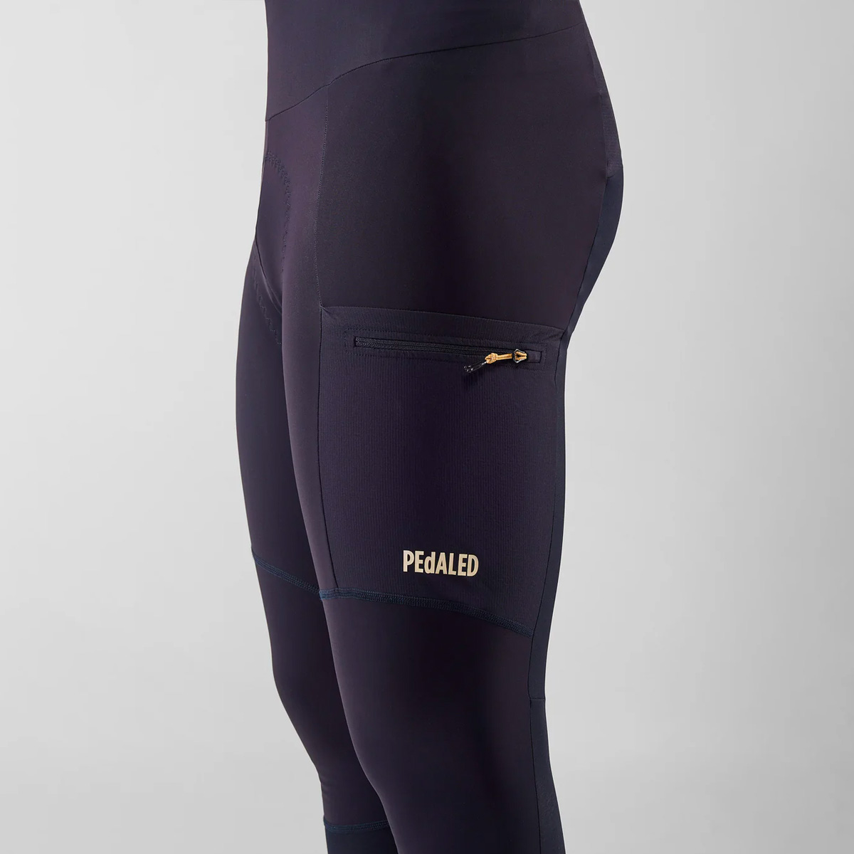 PEdALED Odyssey Cargo Lange Bib Fahrradhose Herren PEdALED Odyssey Cargo Lange Bib Fahrradhose Herren