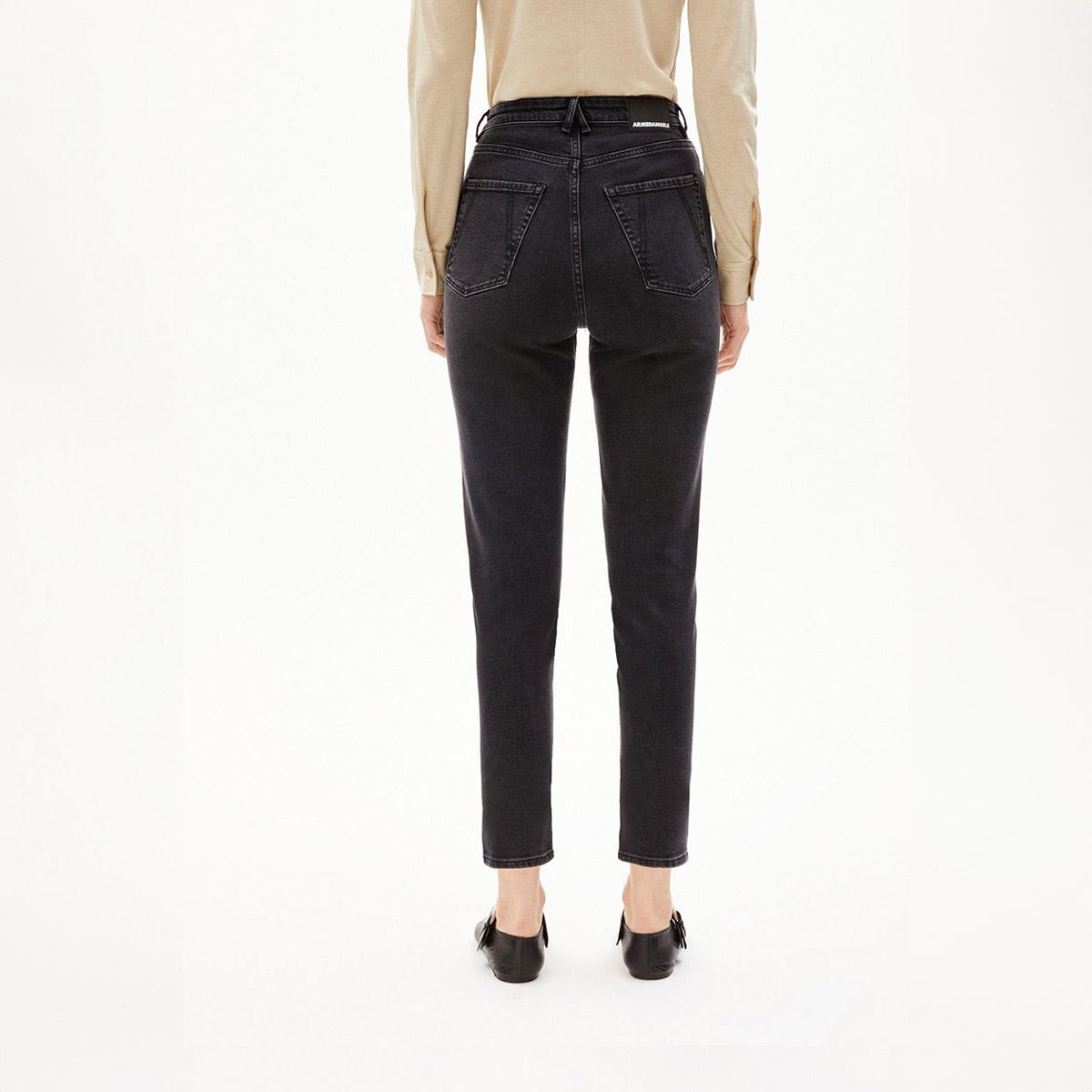 ARMEDANGELS Mairaa Comfort High Waist Tapered Jeans Damen Armed-Angels_MAIRAA-COMFORT_Jeans-Women_black-washed-authentic_06