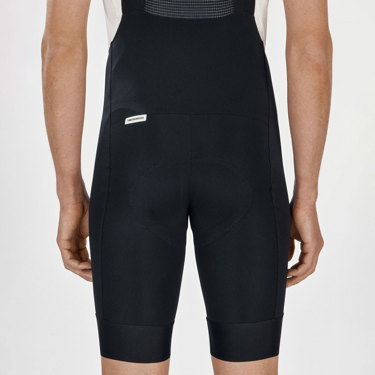 FINGERSCROSSED #ROAD BIB MEN Fahrradhose Rennradhose Männer Radsport black schwarz FINGERSCROSSED #ROAD BIB MEN Fahrradhose Rennradhose Männer Radsport black schwarz Detail Po hinten Polster