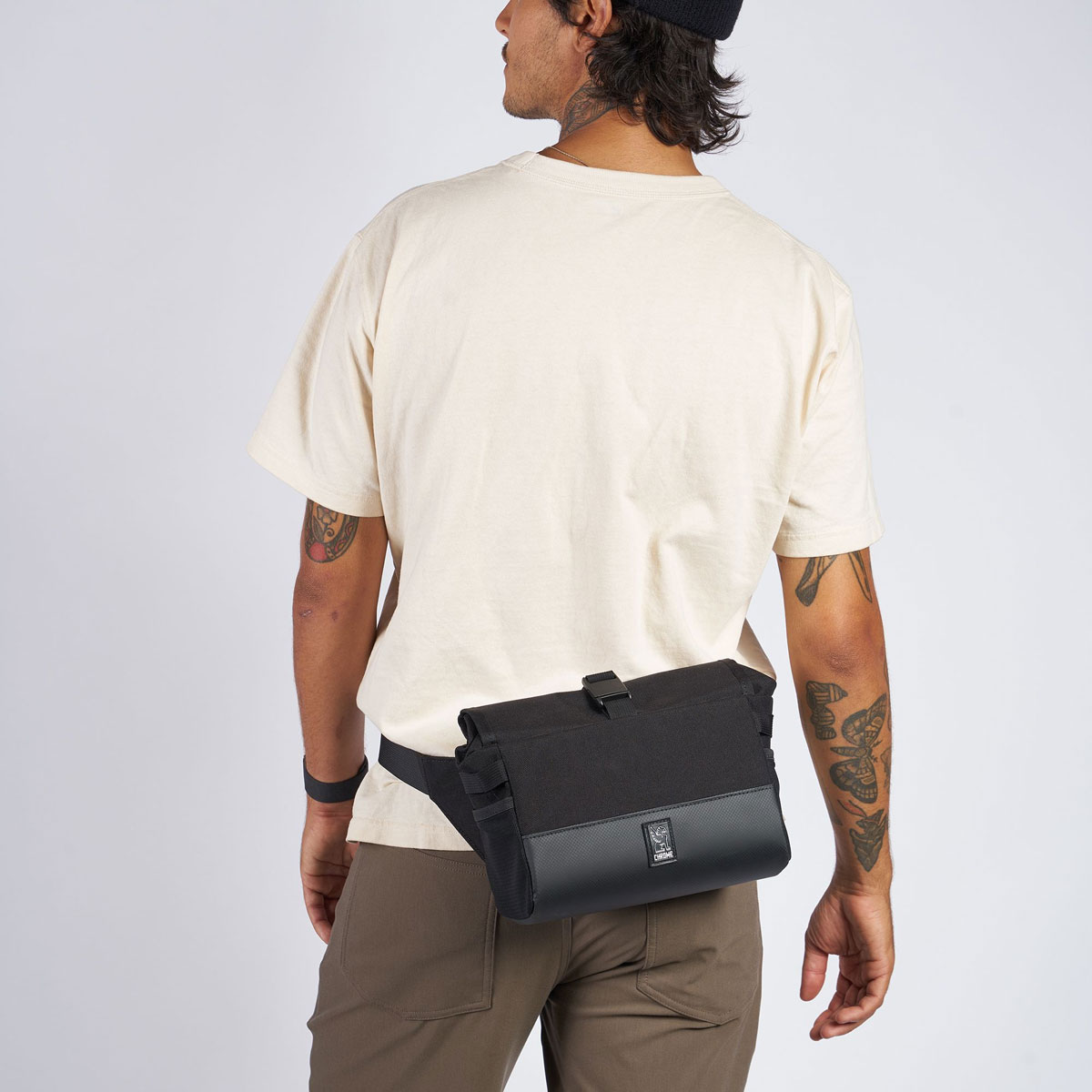 Chrome Industries Doubletrack 2in1 Lenkertasche Umhängetasche Chrome_BG-328-Doubletrack-Bar-Bag-BK-onbody2