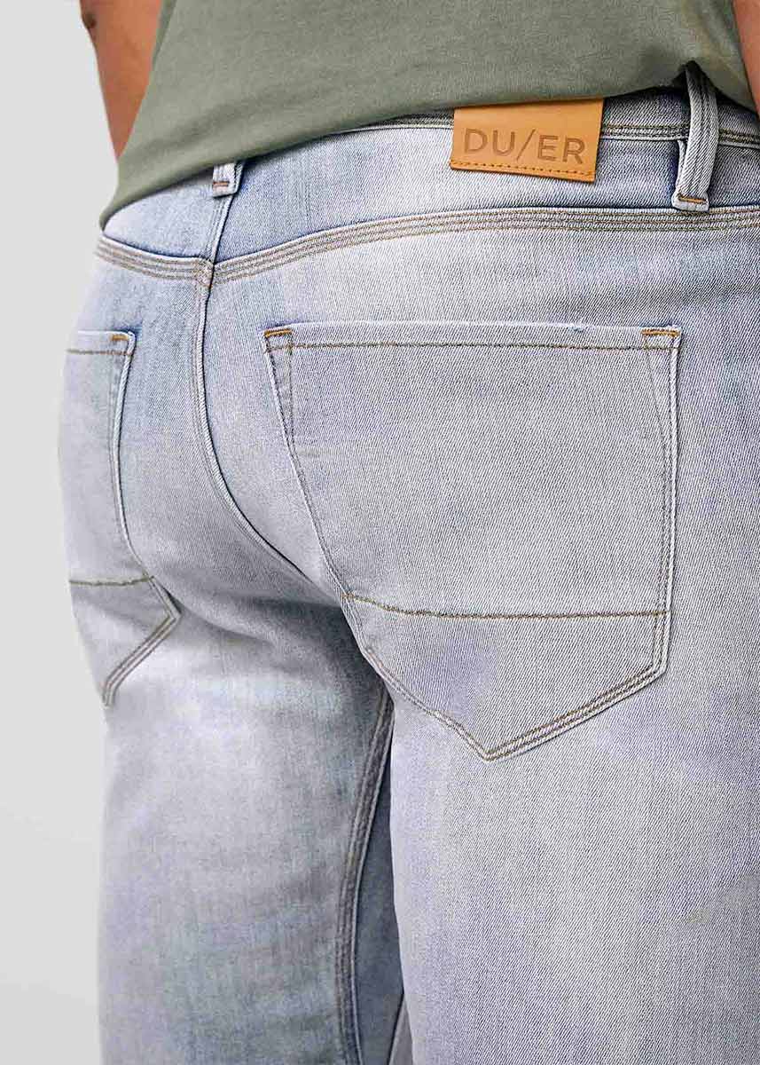 Performance Denim Relaxed Taper Jeans Men