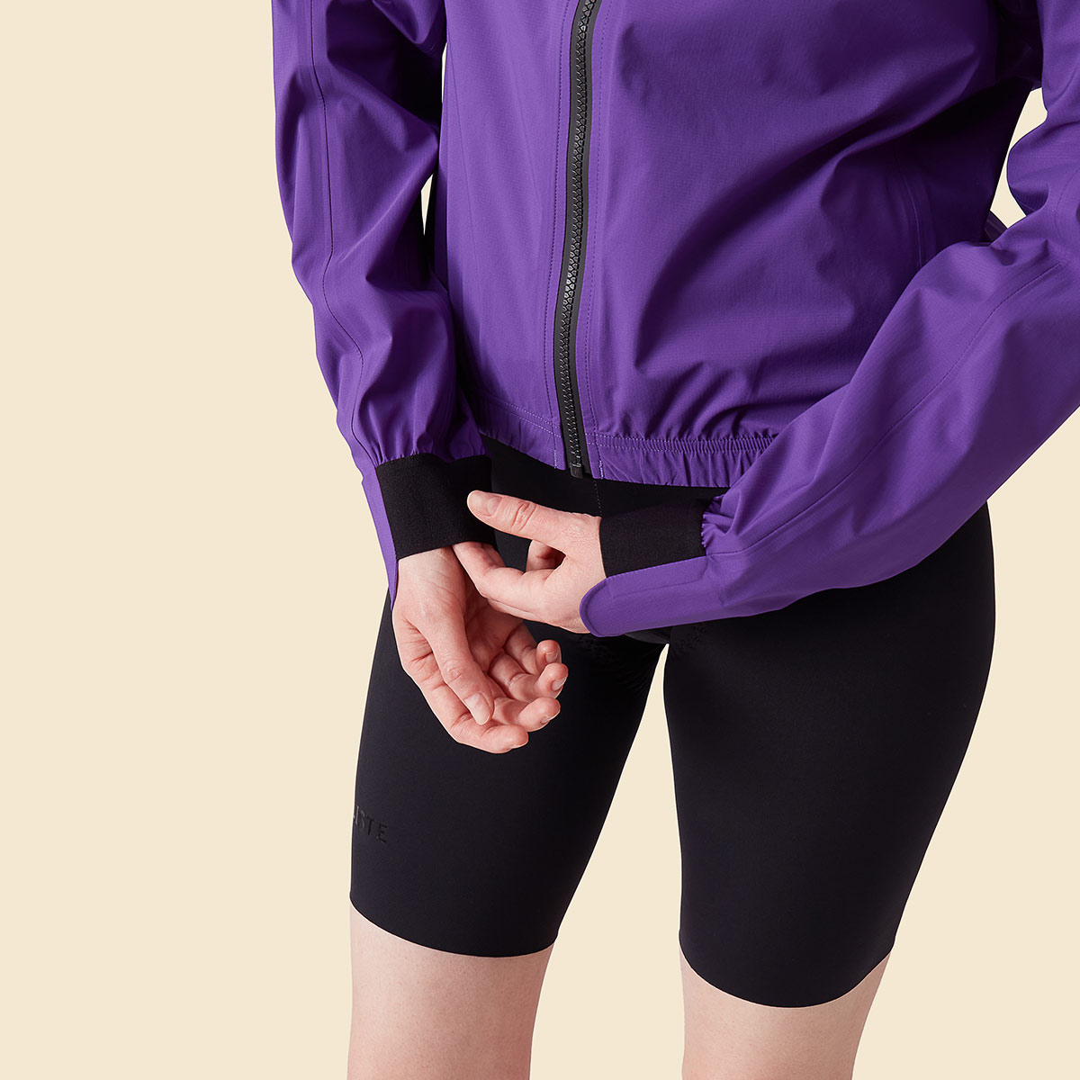 Café du Cycliste Suzette Regenjacke Damen Cafe-du-Cycliste-SUZETTE_Womens_Waterproof-Jacket_Amethysist_06