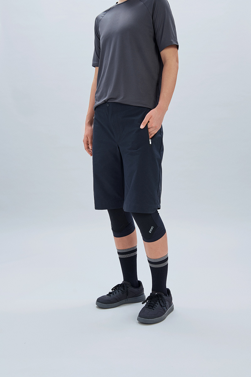 POC Essential MTB Shorts Damen PO52857_1002_Ws_EssentialEnduro_Shorts_UraniumBlack_03