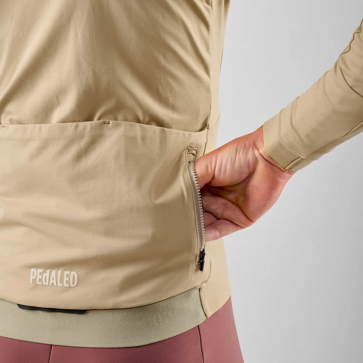 PEdALED Element Langarm Radtrikot Damen Pedaled_Element-Jersey-Women_Beige_08
