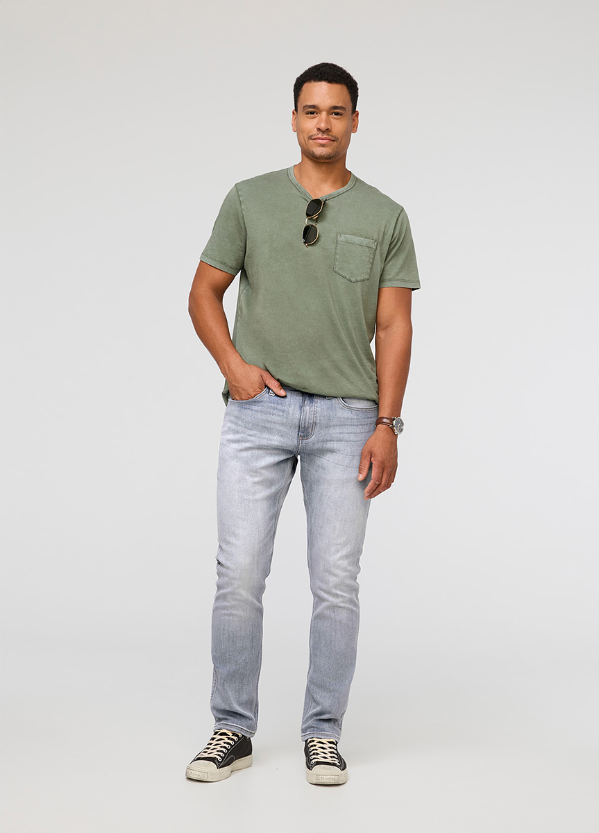 Performance Denim Relaxed Taper Jeans Men