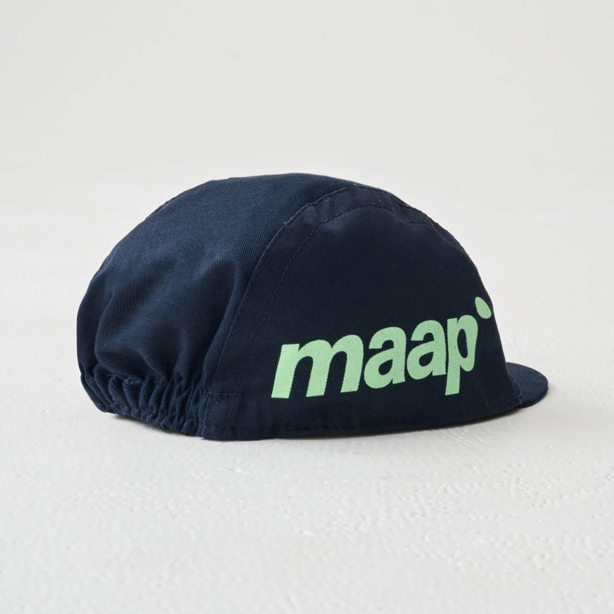 Maap Training-Cap Unisex Radsport Midnight dunkelblau Maap Training-Cap Unisex Radsport Midnight dunkelblau Studio Shoot rechts
