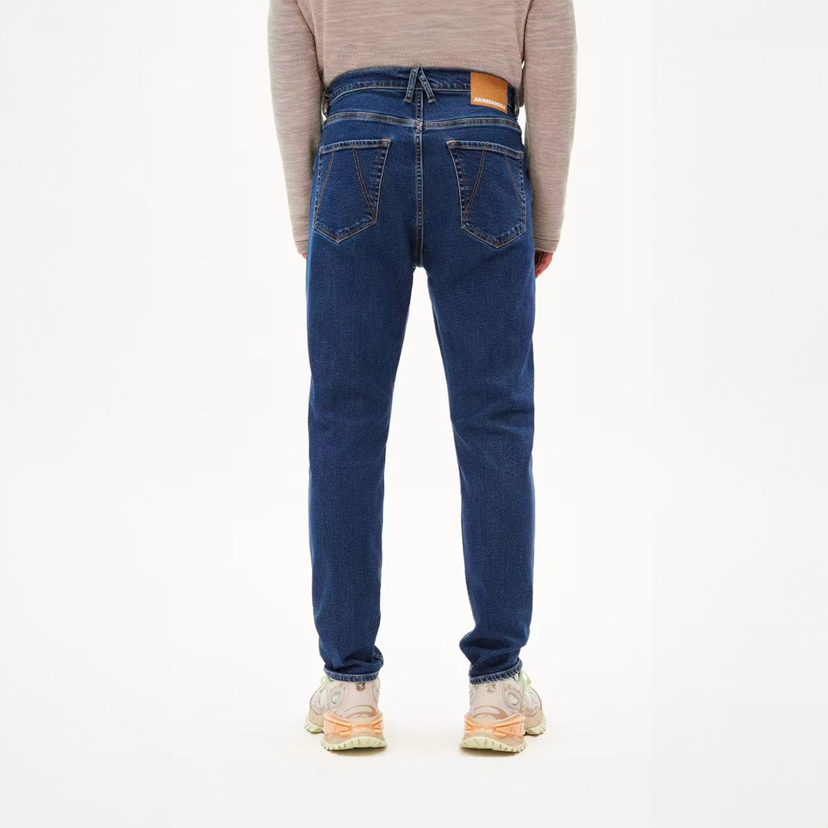 ARMEDANGELS Aarjo Tarpa Tapered Fit Jeans Herren Armedangels_Aarjo-Tarpa-Jeans_Men_Whale_05