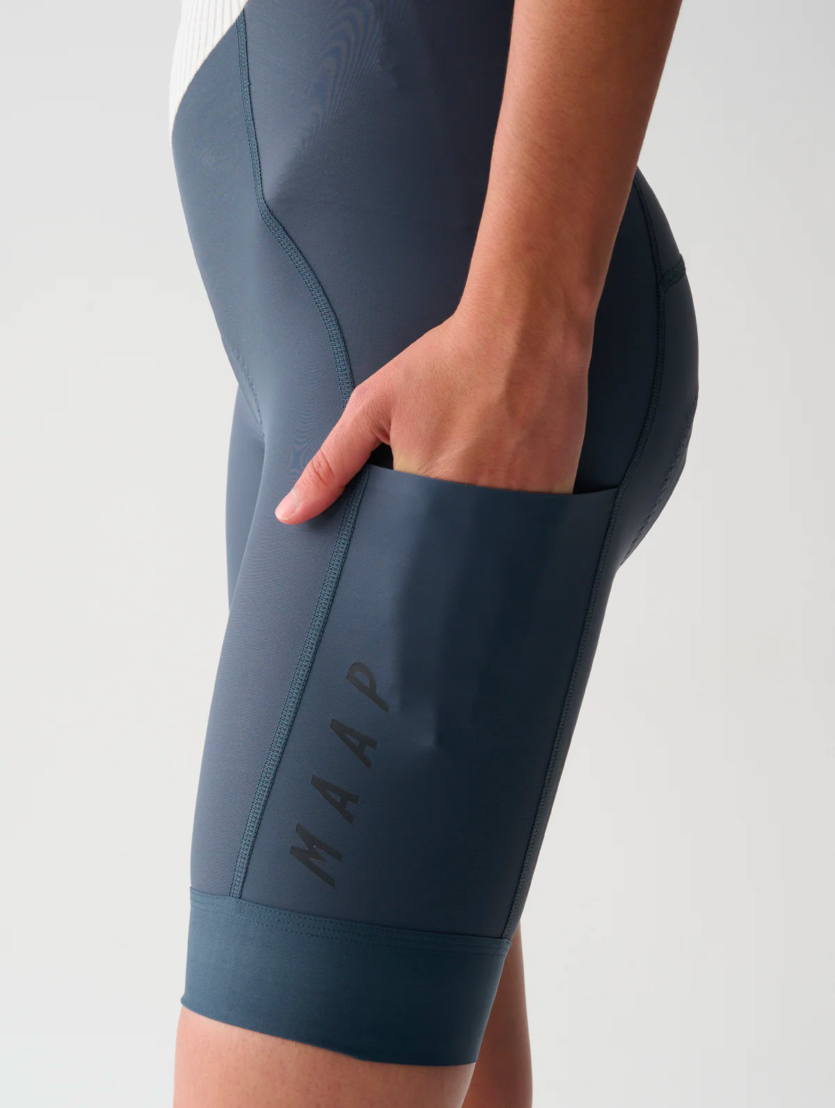 MAAP Team Evo Cargo Bib Fahrradhose Damen Maap_Womens-Team-Bib-Evo-Cargo_midnight_03