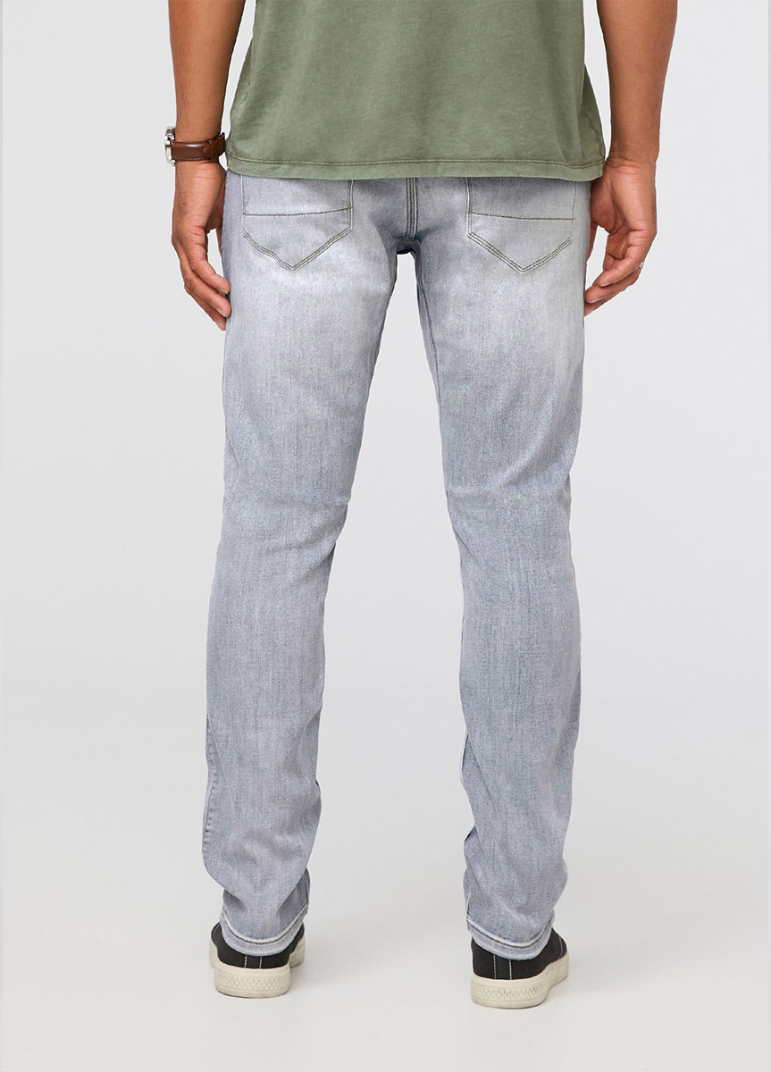 Performance Denim Relaxed Taper Jeans Men