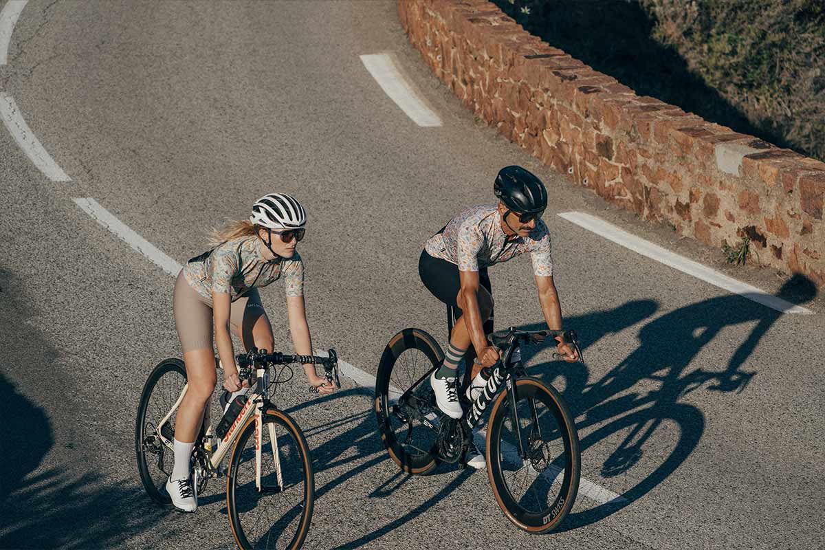 Café du Cycliste Marinette Bib Fahrradhose Herren Cafe-du-Cycliste-MARINETTE-Bib-Shorts_Oyster-Grey_03