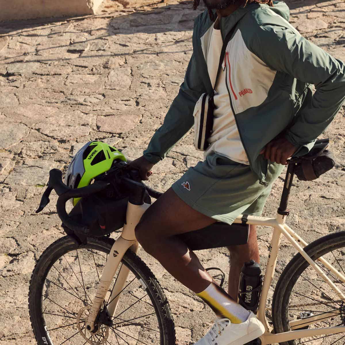 Café du Cycliste Loan Sweatshorts Unisex Calvin_Outfit_1-7