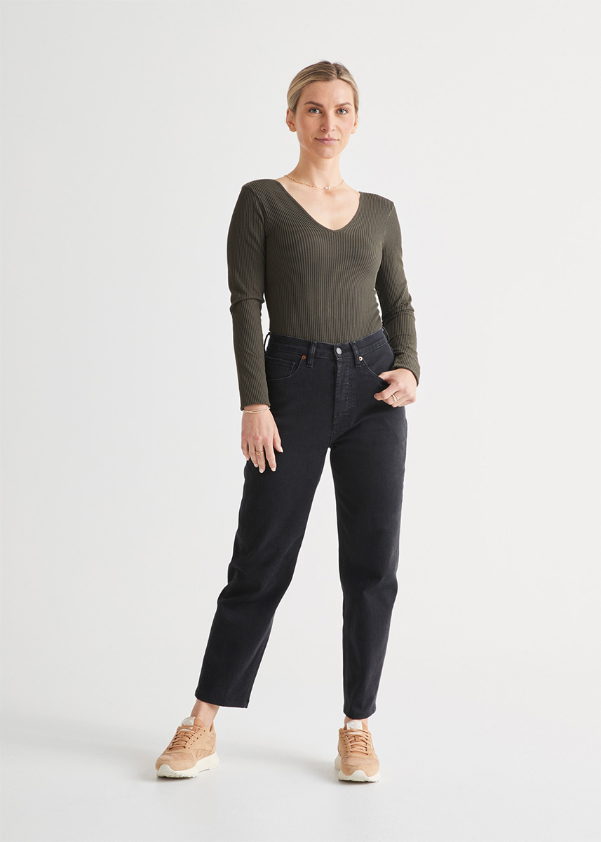 DUER Arc Performance High Waist Jeans Damen DUER_Performance-Denim-High-Rise-Arc-_Aged-black_Women_02, Hosen, Langarm, Person, Jeans, Stehend