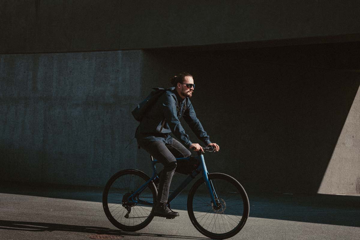 ARMEDANGELS Iaan Slim Fit Straight Jeans Herren 72dpi_0304_WWW-CHRISTOF-WOLF-COM_PaulPrediger_HW23S4V63j7MiGOYp