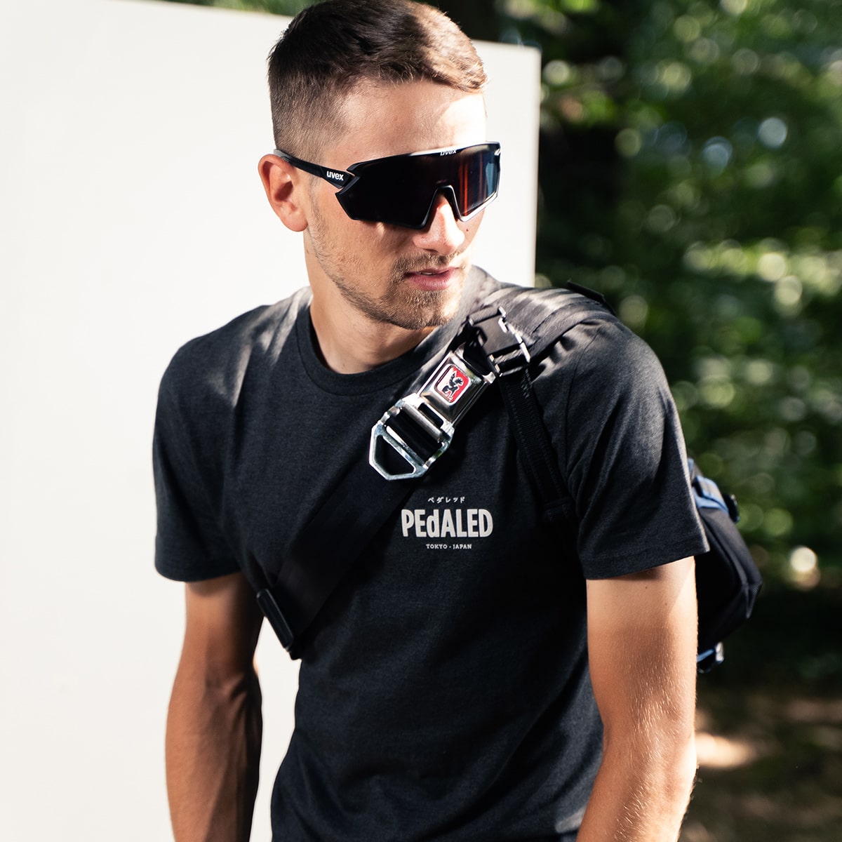 Chrome Industries Kadet Messenger Bag 9 L Crossbody Tasche vinz-outfit-pedaled-logo-tee-zoom