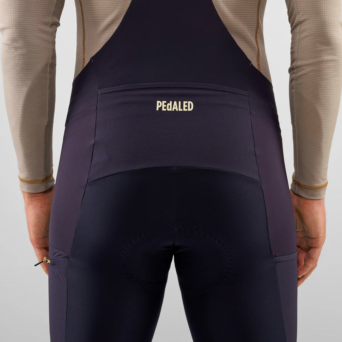 PEdALED Odyssey Cargo Lange Bib Fahrradhose Herren Pedaled_Odyssey-Tight-Men_Dark-Navy_08