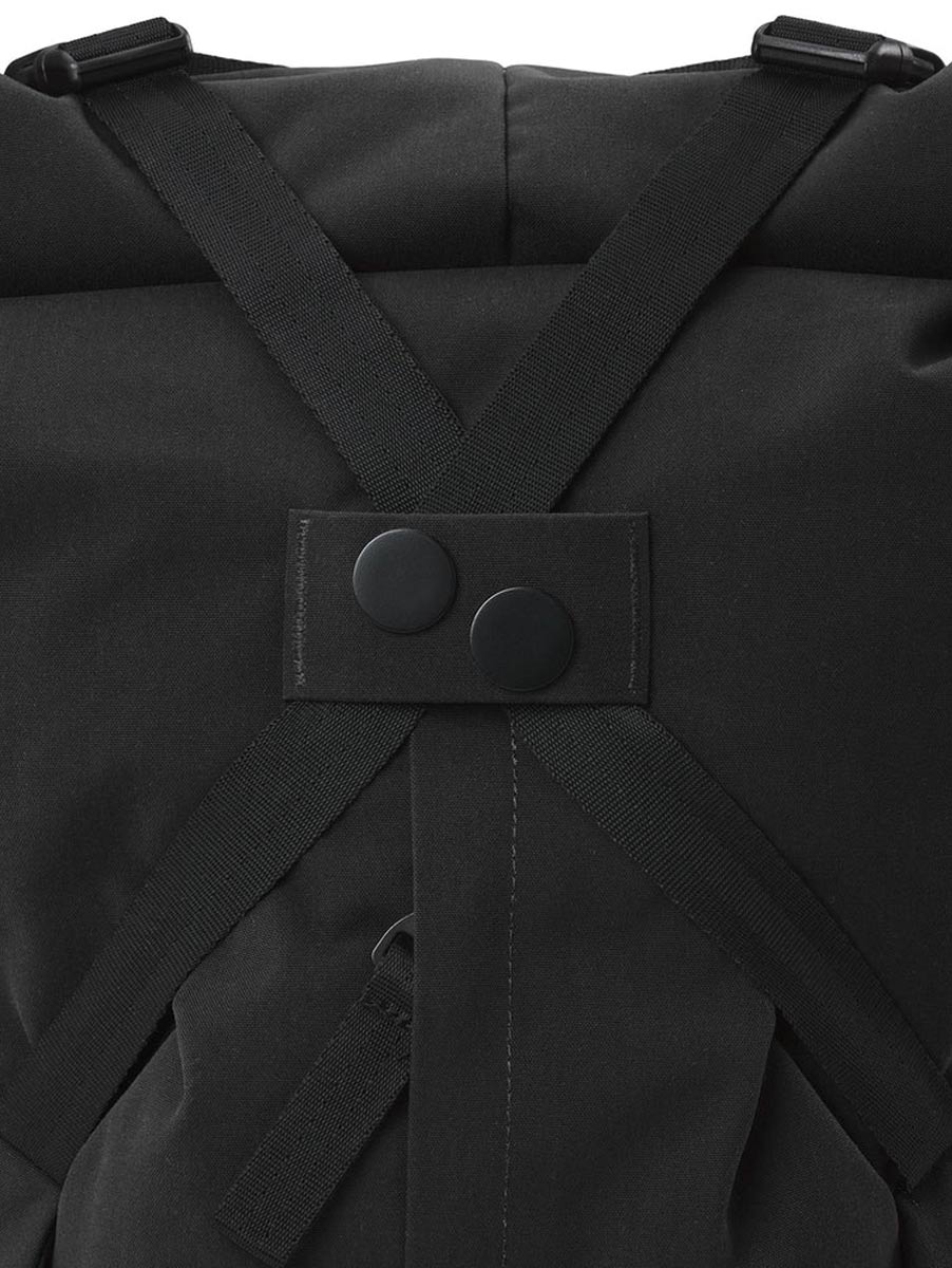 Pinqponq Kross Solid Rolltop 20L Rucksack pinqponq_KROSS_Rucksack-Rolltop_solid-black_08