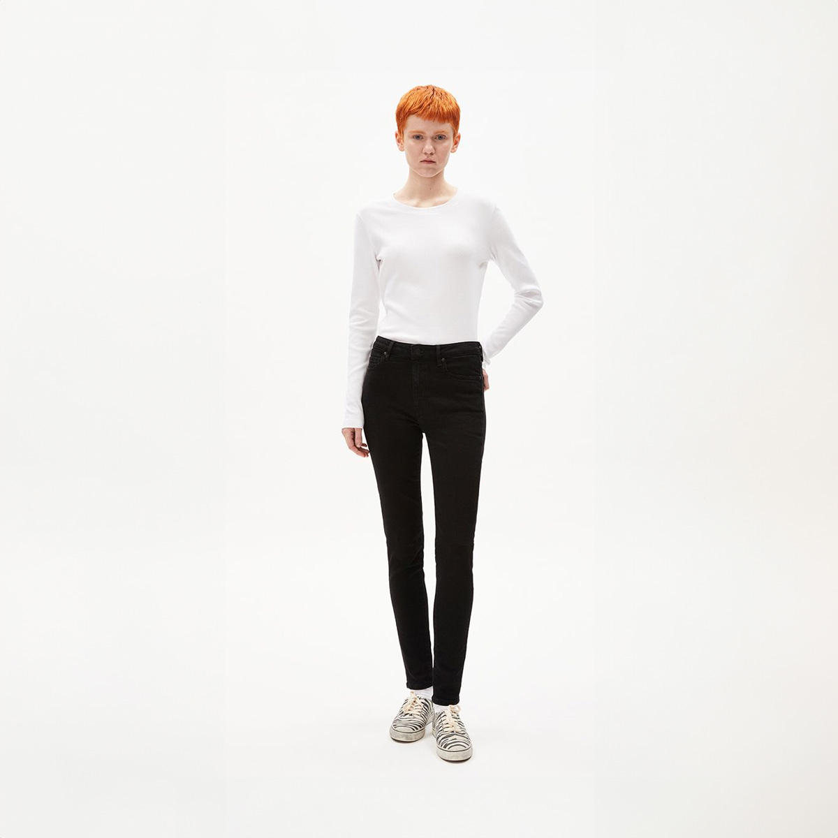 ARMEDANGELS Tillaa X Stretch Medium Waist Skinny Jeans Damen Armedangels_TILLAA-X-STRETCH_Black-night_03