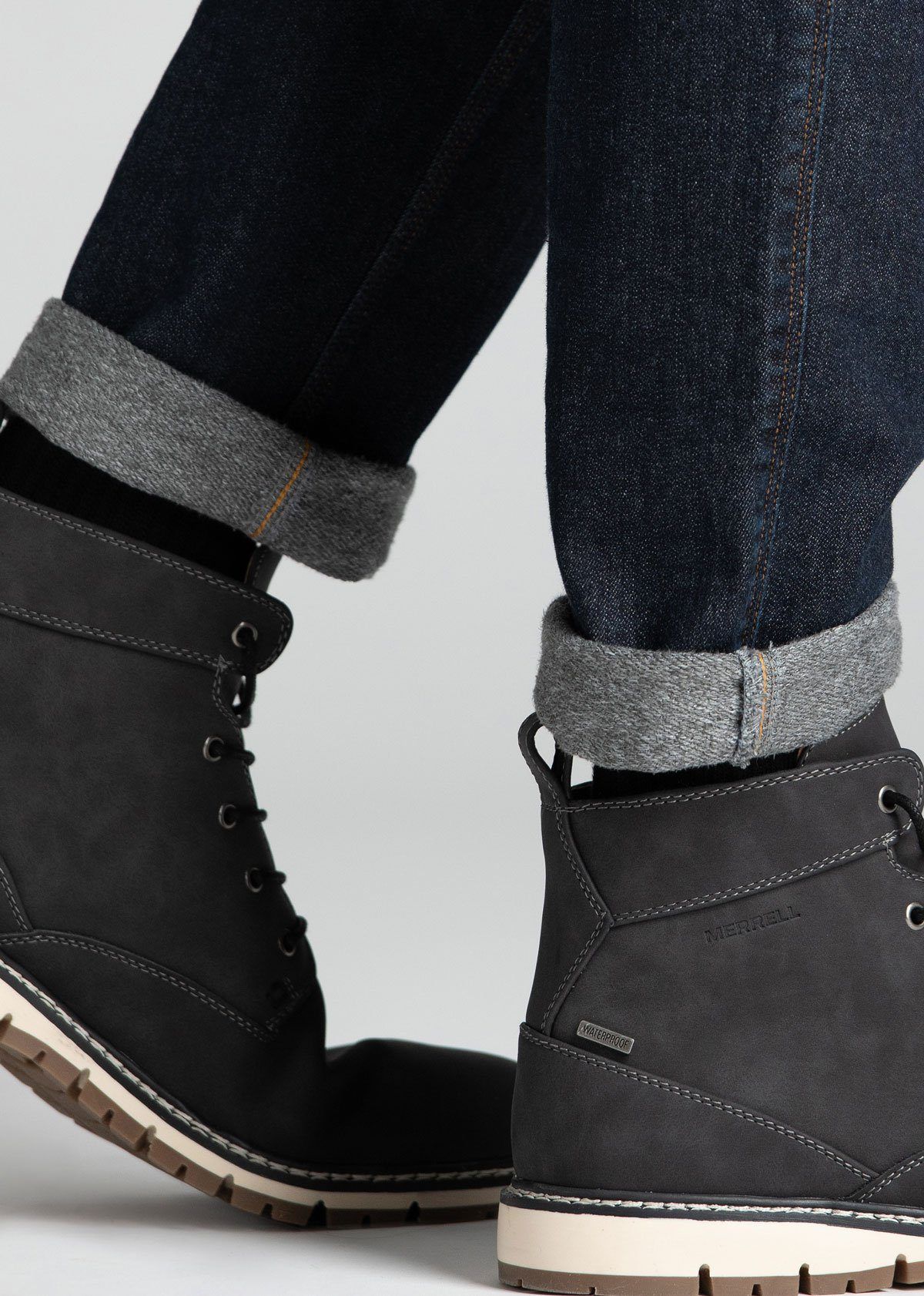 DUER Winter Tech Fleece Relaxed Fit Straight Jeans Herren Duer-Fireside-Mens_Dark_Wash_Slim_Fit_Warm_Stretch_Jeans_Cuff_Detail