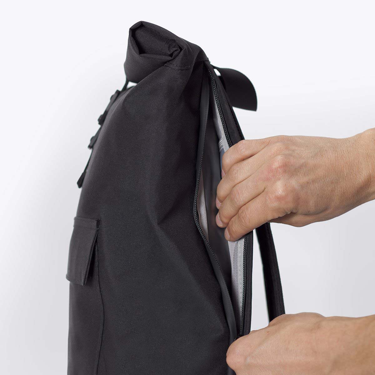 Ucon Acrobatics Jasper 16L Rucksack UA_Jasper-Backpack_Stealth-Series_Black_04_2560x
