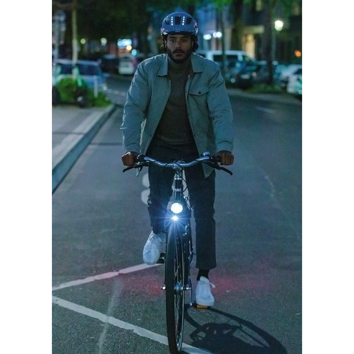 ABUS Hyban 2.0 LED Fahrradhelm 66711_Mood_Hyban_2-0_LED_00A6849_3