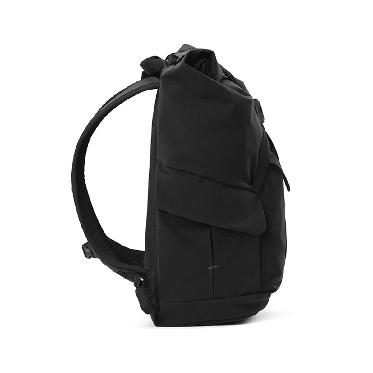 Pinqponq Kross Solid Rolltop 20L Rucksack pinqponq_KROSS_Rucksack-Rolltop_solid-black_03