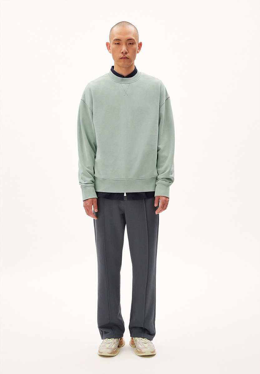ARMEDANGELS Esaad GMT Dye Sweatshirt Herren AA_30005858-2696_ESAAD-GMT-DYE_morning-drew_03