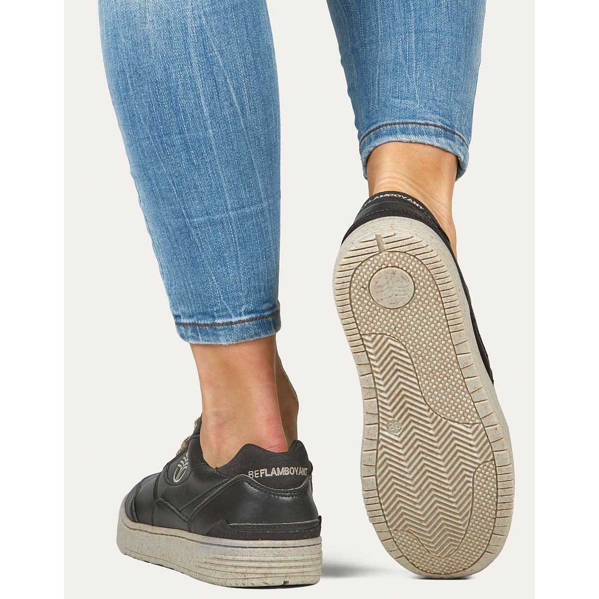 UX-68 Sneaker Unisex Beflamboyant_2020_ProductoMuestra_web_03