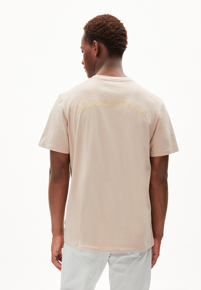 ARMEDANGELS Aadoni College Embro T-Shirt Herren AA30006038_AADONI-COLLEGE-EMBRO_sand-stone_05