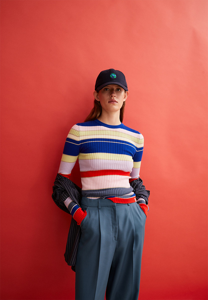 ARMEDANGELS Alaania College Strickpullover Damen AA_30006008_-ALAANIA-COLLEGE-STRIPE_dynamo-blue-red-alert_06