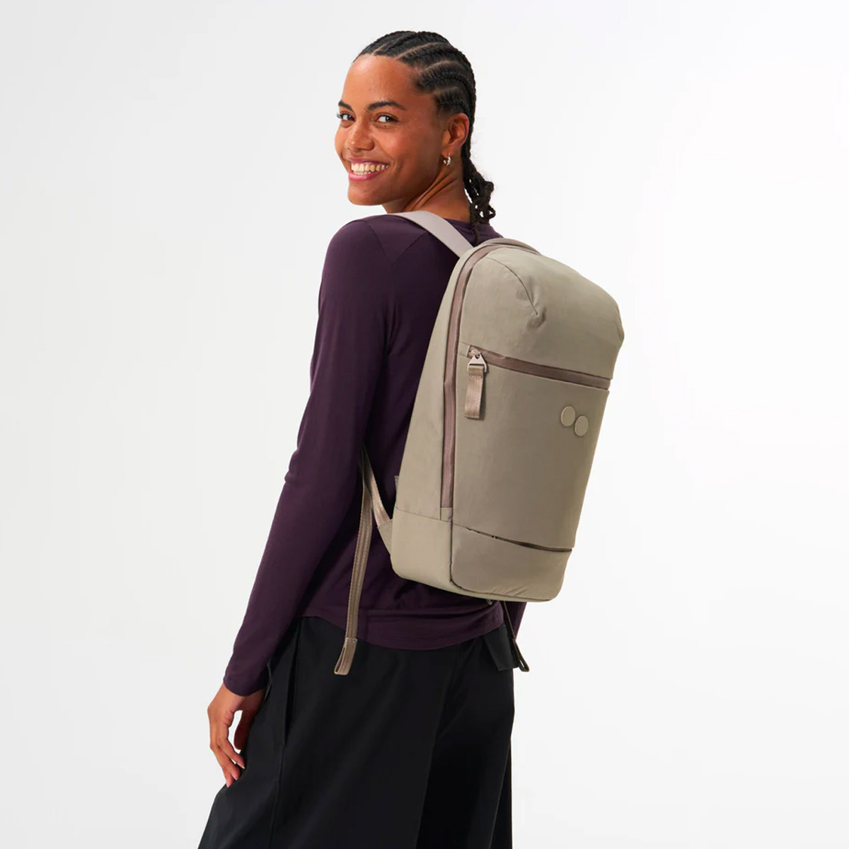 Pinqponq Kontor 16L Business Rucksack pinqponq_KONTOR-Crinkle-Tagesrucksack_Taupe_02
