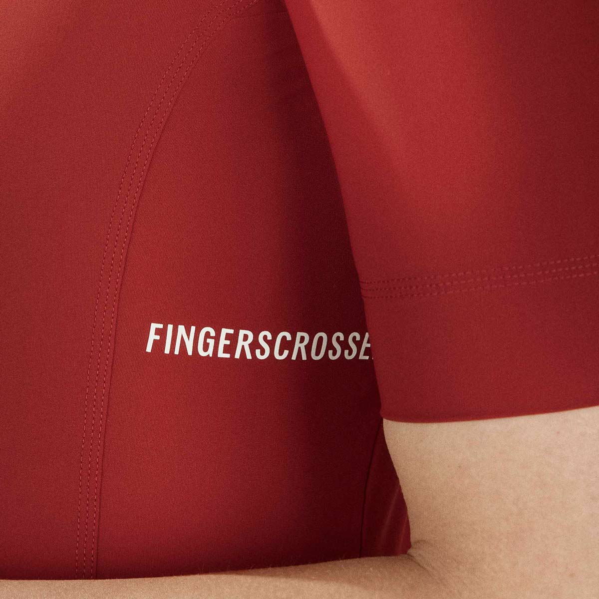 FINGERSCROSSED #ROAD JERSEY Women Rad Trikor Radsport Damen brick rot FINGERSCROSSED #ROAD JERSEY Women Rad Trikor Radsport Damen brick rot on Model Detail Logo Arm