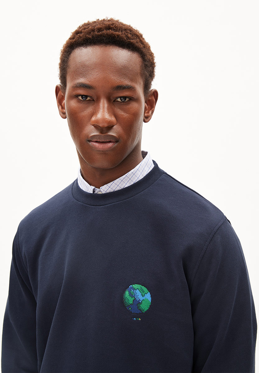 ARMEDANGELS Baaro Embro Icons Sweatshirt Herren AA_30005857-1237_BAARO-EMBRO-ICONS_night-sky_02