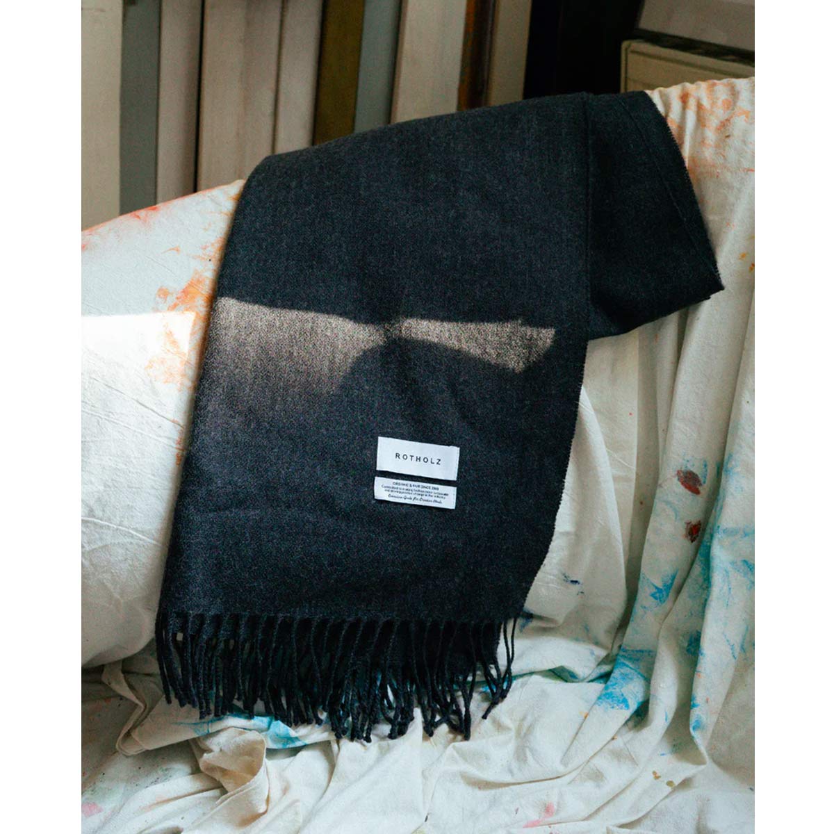 ROTHOLZ Gewebter Merino Schal Unisex Rotholz_WovenMerinoWoolScarf-WarmAnthracite_05