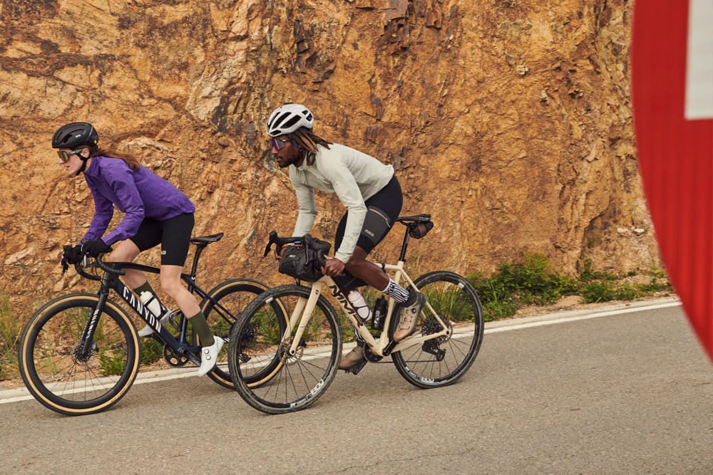 PEdALED Element Lightweight Cargo Bib Fahrradhose Women 240517_Performance-Outfits_Artikel127