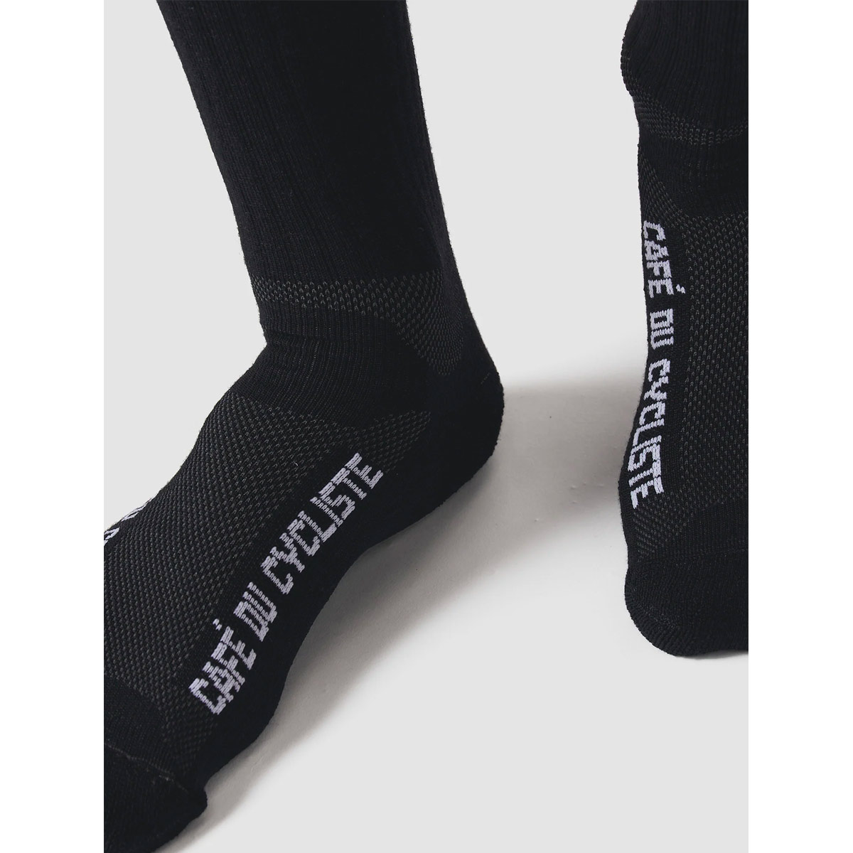 Cafe-du-Cycliste_Primaloft-Socks_black_02