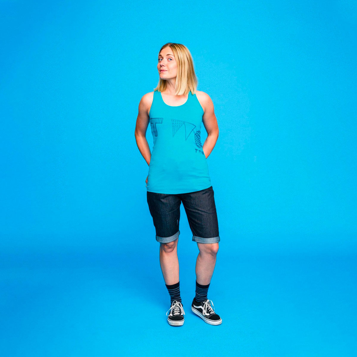 Triple2 KORT Cycle Jeans Shorts Damen Triple2_2019_Looks_43_deel_kort_w