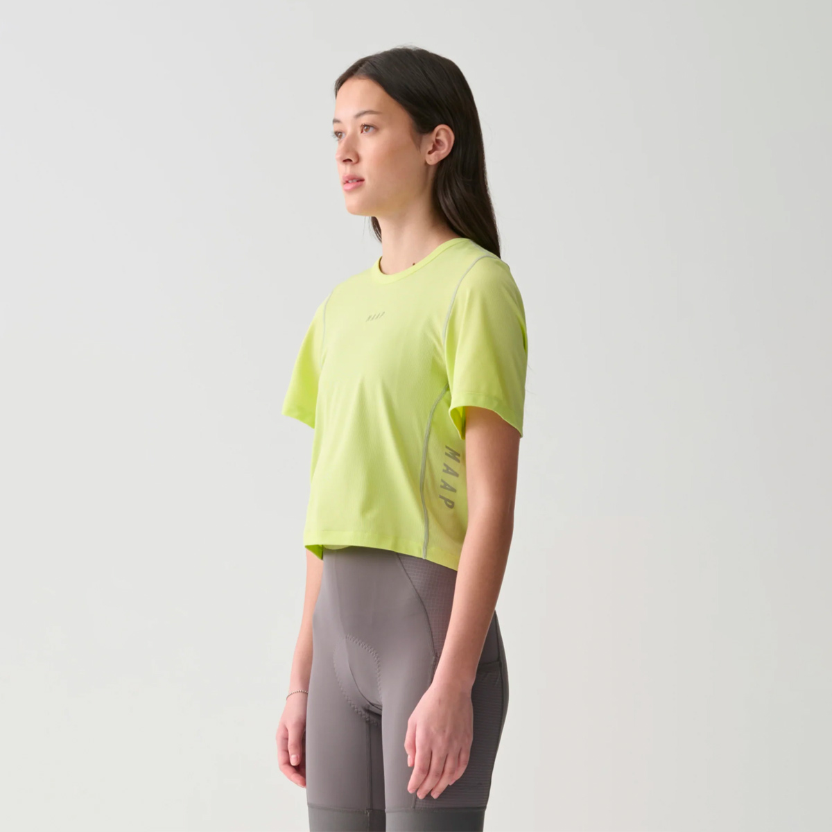 MAAP Alt_Road Cropped T-Shirt Damen Maap_Womens-Alt-Road-Crop-Tech-Tee_Women_Shadow-Lime_02