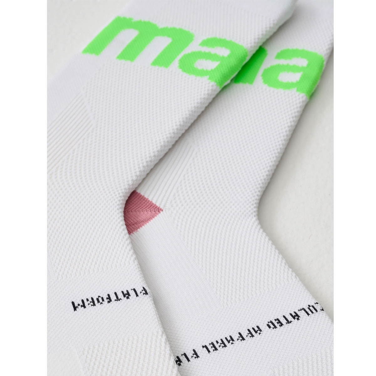Maap Training Socks Radsport Unisex White Fluoro Lime weiss Maap Training Socks Radsport Unisex White Fluoro Lime weiss zwei Socken Details