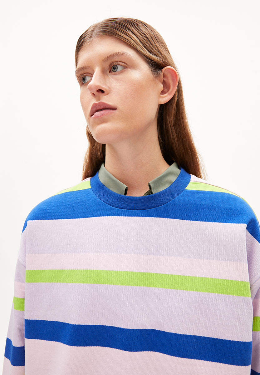 ARMEDANGELS Frankaa Horaacios Sweatshirt Damen AA_30006011-2772_FRANKAA-HORAACIOS_dynamo-blue-pink-light_04