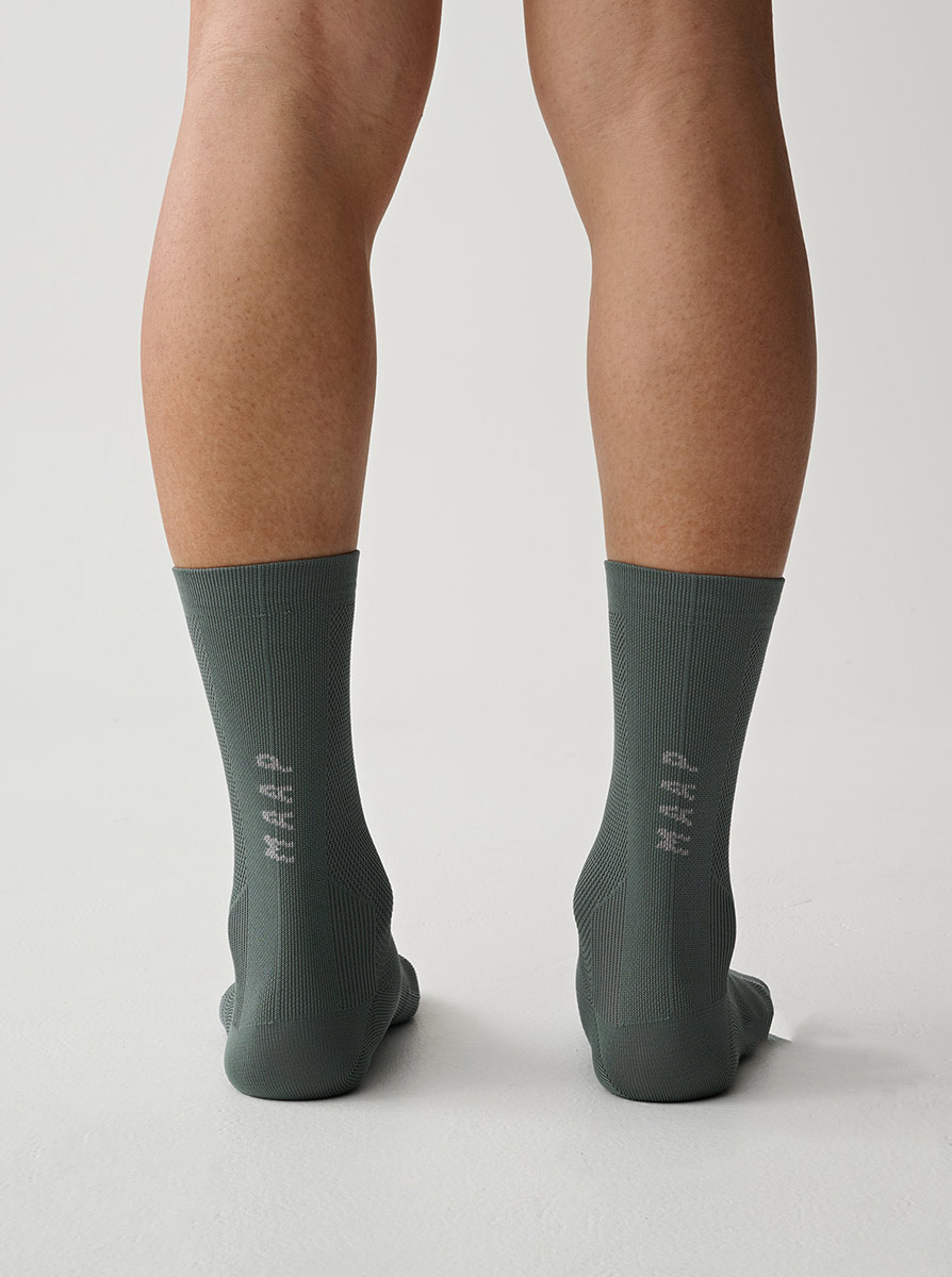 MAAP Division Mono Radsocken Unisex Maap_Devision-Mono-Sock_Balsam-Green_04